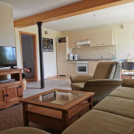 Ferienwohnung "Am Saalehaken" Gossitz エクステリア 写真