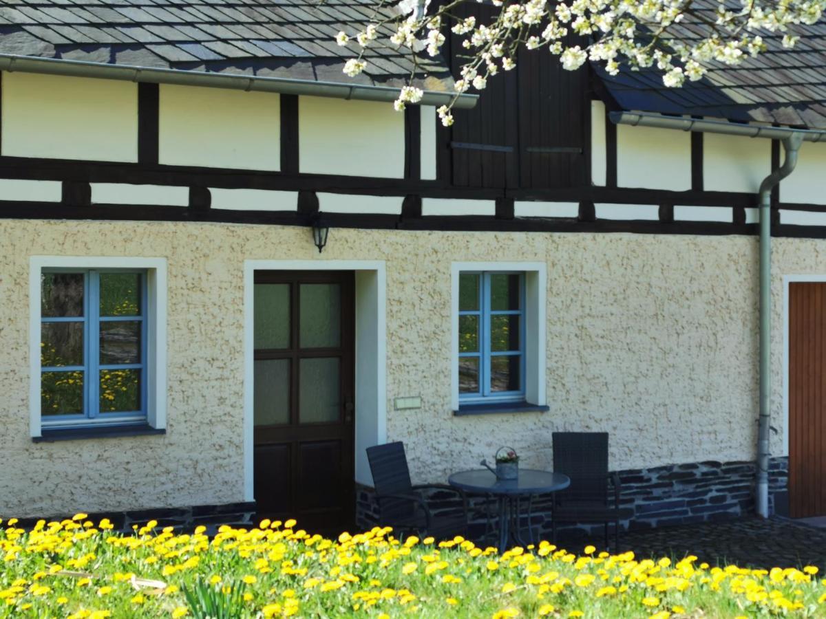 Ferienwohnung "Am Saalehaken" Gossitz エクステリア 写真