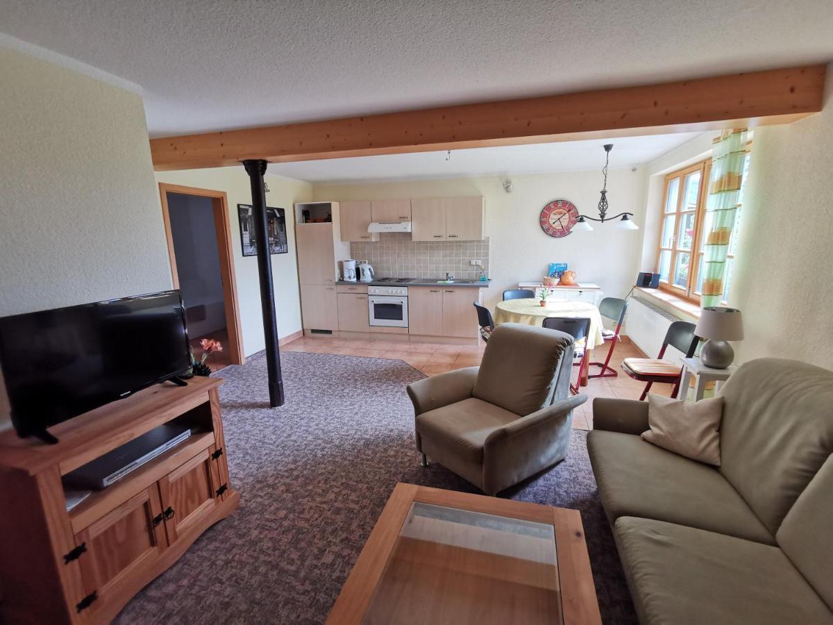 Ferienwohnung "Am Saalehaken" Gossitz エクステリア 写真