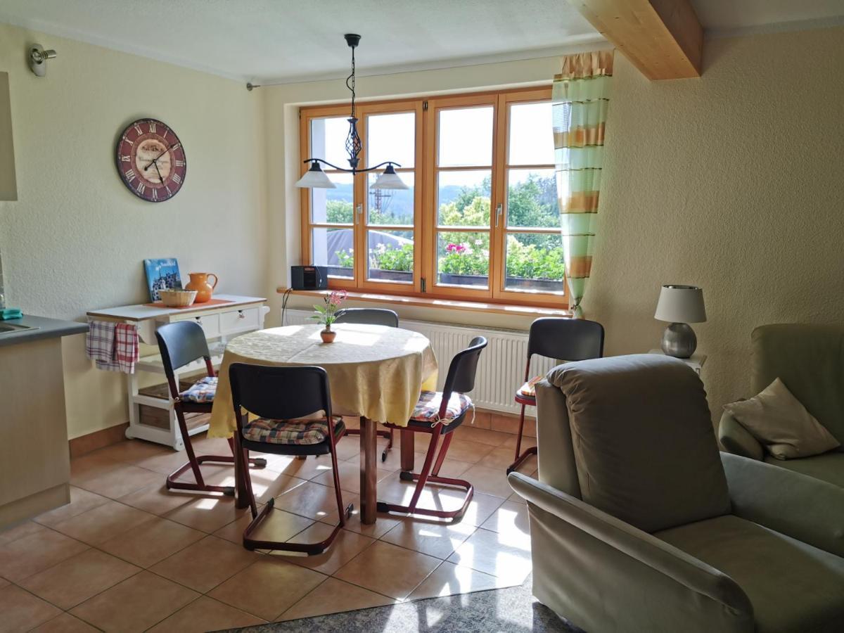 Ferienwohnung "Am Saalehaken" Gossitz エクステリア 写真